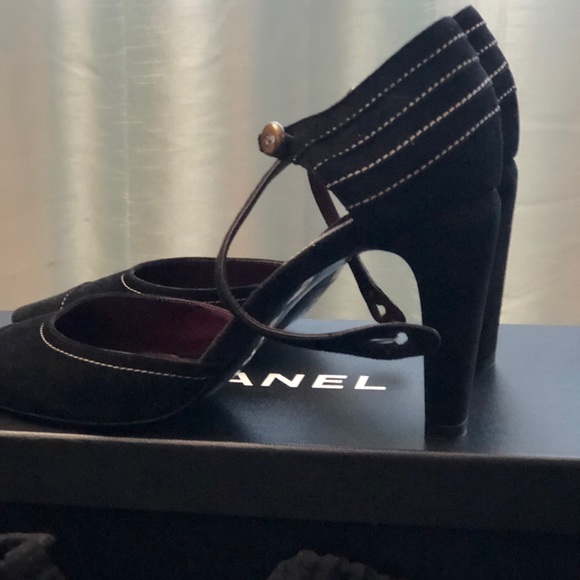 CHANEL Timeless Vintage Suede Heels - Picture 9 of 13